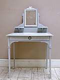french antique dressing table